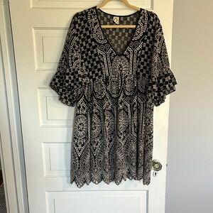 Akemi + Kin Black and White Patterned Tunic Top